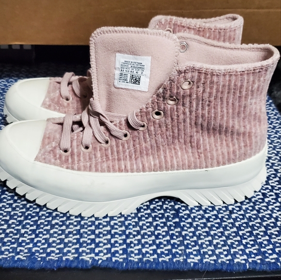 Converse - Picture 4 of 5